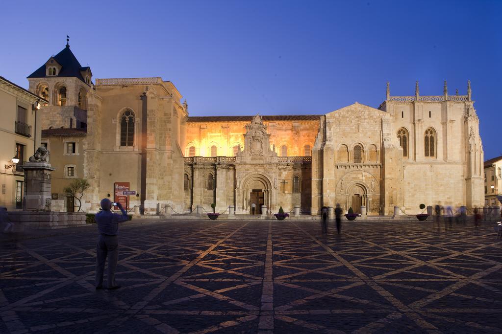Hotel Real Colegiata San Isidoro León Εξωτερικό φωτογραφία