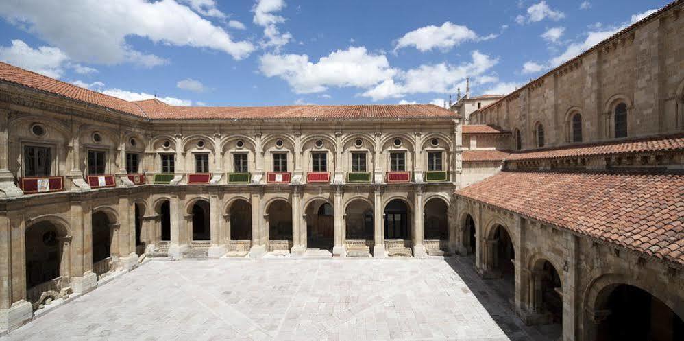 Hotel Real Colegiata San Isidoro León Εξωτερικό φωτογραφία